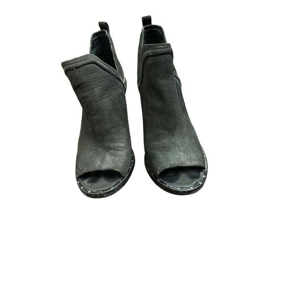 Mercer Edit Fadeout Peep Toe
Bootie, Black Suede, Womens Size 6 - Picture 3 of 7